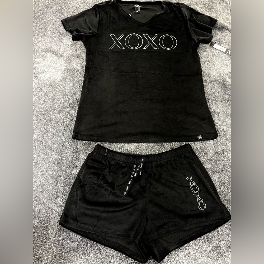 Nwt Black Velvet XOXO Shirt and shorts PJ Set